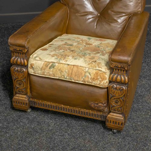 LADIES AND GENTS PAIR OF EARLY 20TH CENTURY LEATHER ARMCHAIRS - ADDITIONAL PHOTO 7