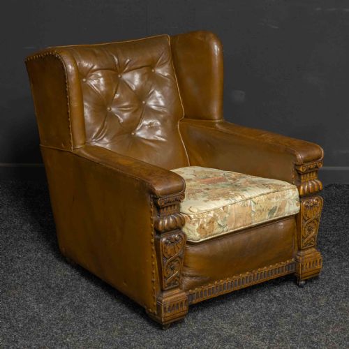 LADIES AND GENTS PAIR OF EARLY 20TH CENTURY LEATHER ARMCHAIRS - ADDITIONAL PHOTO 11