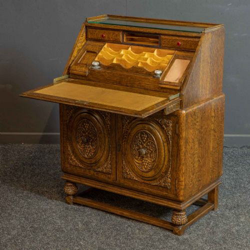 EARLY 20TH CENTURY CARVED OAK BUREAU - ADDITIONAL PHOTO 5