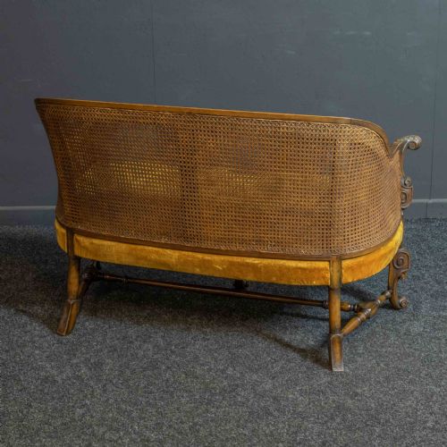 WILLIAM AND MARY STYLE WALNUT SOFA - ADDITIONAL PHOTO 4