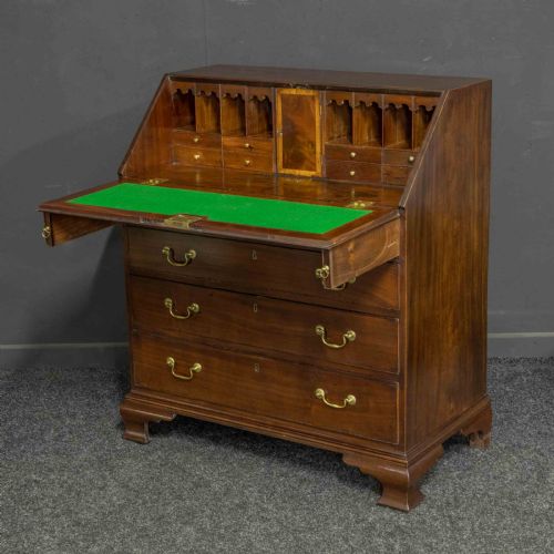 GEORGIAN MAHOGANY BUREAU - ADDITIONAL PHOTO 3