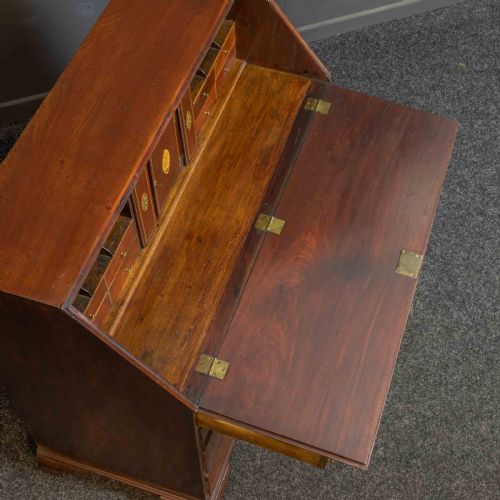 GEORGIAN MAHOGANY BUREAU - ADDITIONAL PHOTO 15