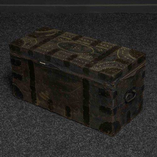 VICTORIAN STUDDED LEATHER TRUNK - ADDITIONAL PHOTO 4