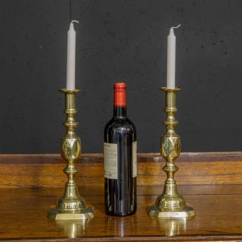 PAIR OF VICTORIAN QUEEN OF DIAMOND BRASS CANDLESTICKS - ADDITIONAL PHOTO 2