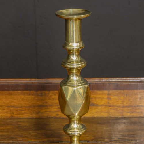 PAIR OF VICTORIAN QUEEN OF DIAMOND BRASS CANDLESTICKS - ADDITIONAL PHOTO 6