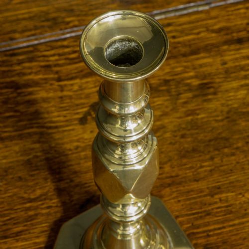 PAIR OF VICTORIAN QUEEN OF DIAMOND BRASS CANDLESTICKS - ADDITIONAL PHOTO 8
