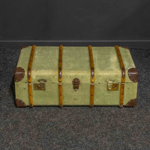 FAMOUS FAMILY TRUNK - ADDITIONAL PHOTO 1