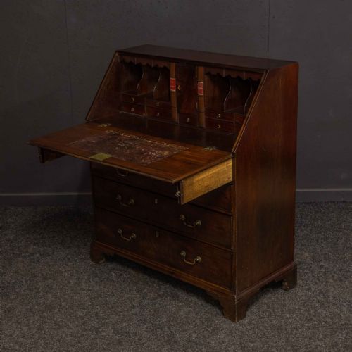 GEORGIAN MAHOGANY BUREAU - ADDITIONAL PHOTO 16