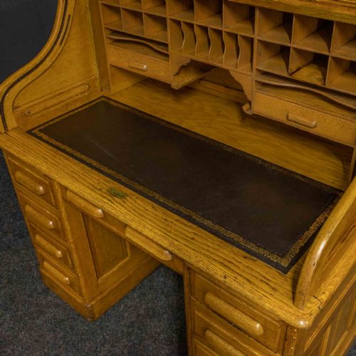 EARLY 20TH CENTURY OAK ROLL TOP DESK - ADDITIONAL PHOTO 8
