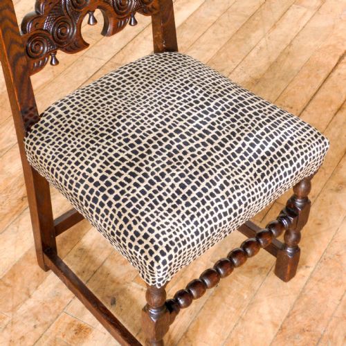 SET OF SIX DERBYSHIRE STYLE OAK CHAIRS - ADDITIONAL PHOTO 6