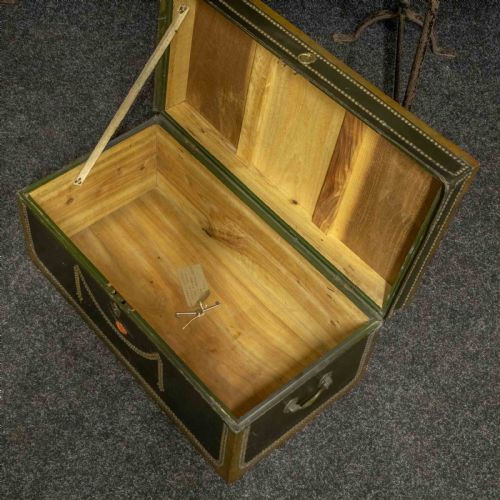 EARLY 19TH CENTURY COACHING TRUNK - ADDITIONAL PHOTO 3