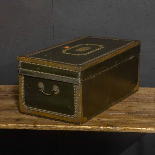 EARLY 19TH CENTURY COACHING TRUNK - ADDITIONAL PHOTO 6