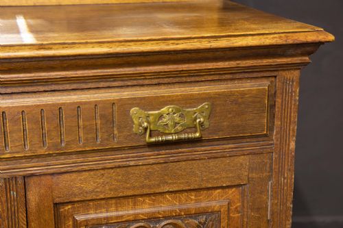 T SIMPSON AND SON OAK MIRRORBACK SIDEBOARD - ADDITIONAL PHOTO 6