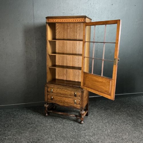ANTIQUE OAK BOOKCASE - ADDITIONAL PHOTO 3