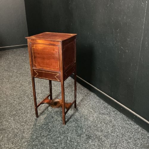 GEORGIAN MAHOGANY CUPBOARD - ADDITIONAL PHOTO 1