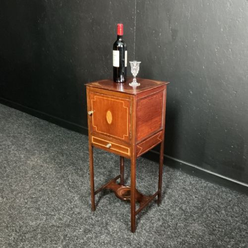 GEORGIAN MAHOGANY CUPBOARD - ADDITIONAL PHOTO 5