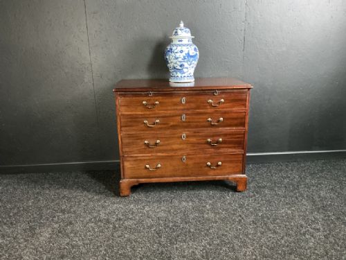 GEORGIAN MAHOGANY CHEST - ADDITIONAL PHOTO 2