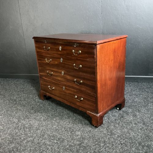GEORGIAN MAHOGANY CHEST - ADDITIONAL PHOTO 3