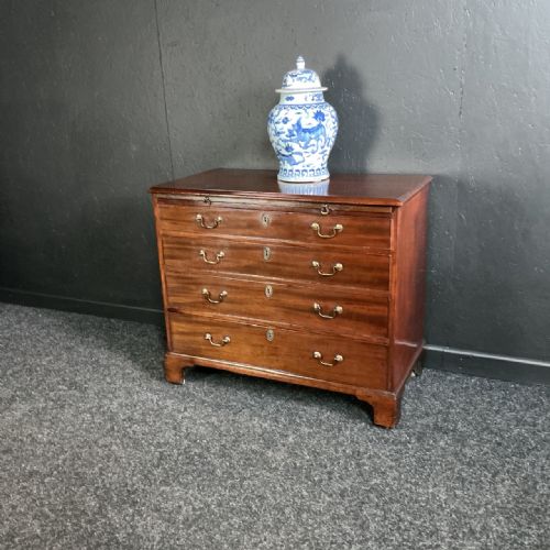 GEORGIAN MAHOGANY CHEST - ADDITIONAL PHOTO 7