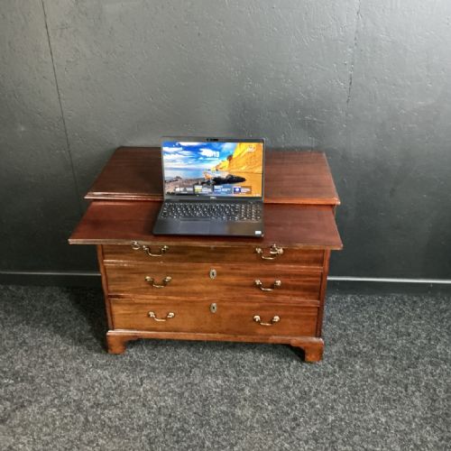 GEORGIAN MAHOGANY CHEST - ADDITIONAL PHOTO 10