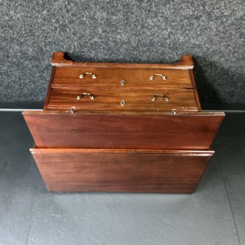 GEORGIAN MAHOGANY CHEST - ADDITIONAL PHOTO 11