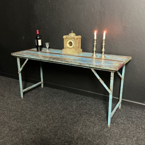 PAIR OF VICTORIAN BRASS CANDLESTICKS - ADDITIONAL PHOTO 2