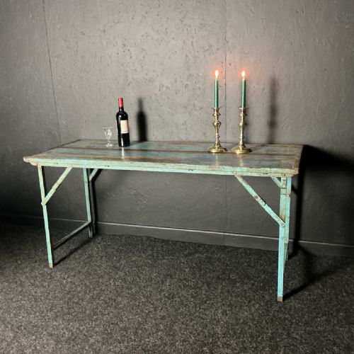 PAIR OF VICTORIAN BRASS CANDLESTICKS - ADDITIONAL PHOTO 4