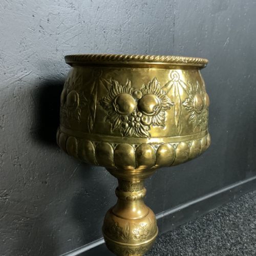 VICTORIAN BRASS PLANTER - ADDITIONAL PHOTO 4
