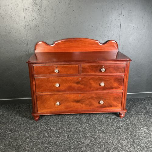 VICTORIAN MAHOGANY CHEST