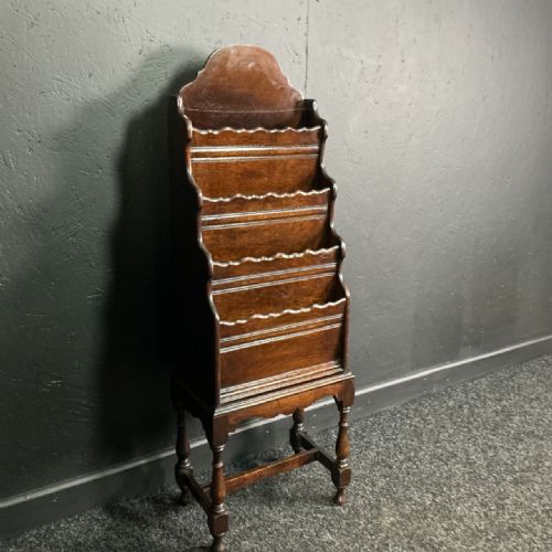 oaks magazine rack - CATEGORY: ANTIQUE FURNITURE - DATED 1920