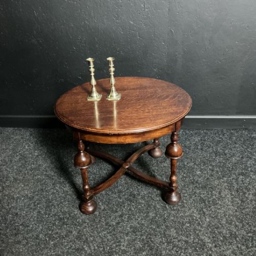 PAIR OF VICTORIAN BRASS CANDLESTICKS - ADDITIONAL PHOTO 3