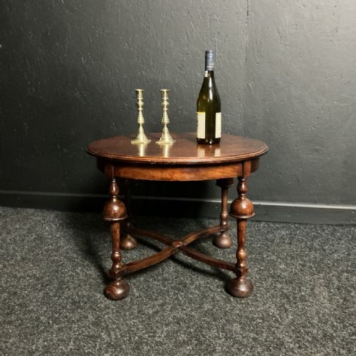 PAIR OF VICTORIAN BRASS CANDLESTICKS - ADDITIONAL PHOTO 5