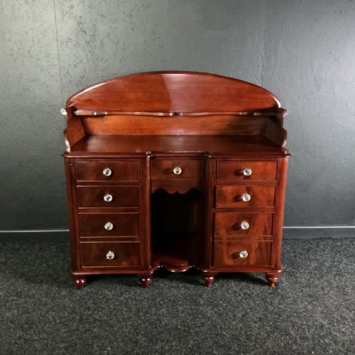 ANTIQUE MAHOGANY WASHSTAND