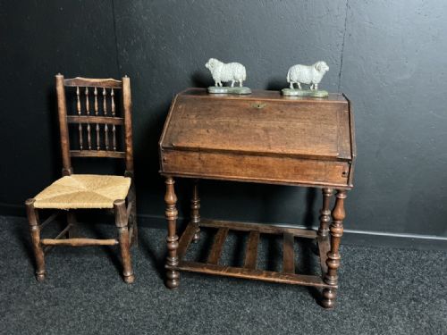 EARLY OAK BUREAU - ADDITIONAL PHOTO 1