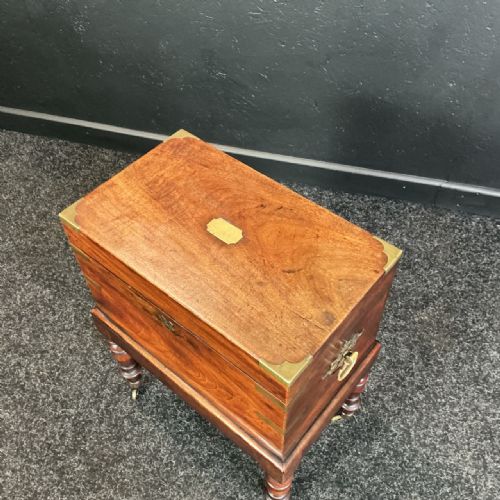 GEORGIAN MAHOGANY CELLARETTE - ADDITIONAL PHOTO 2