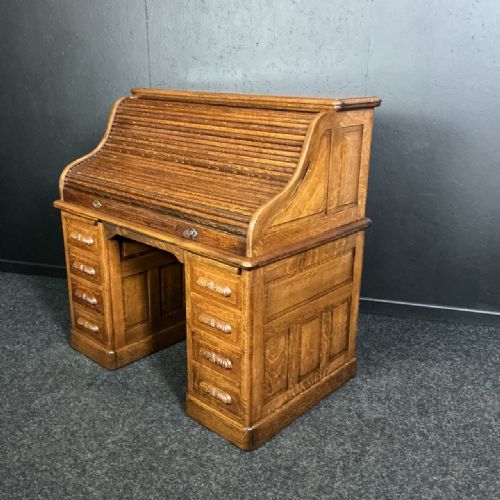 ANTIQUE ROLL TOP DESK