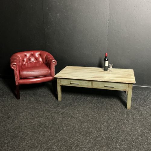 PAINTED HARDWOOD COFFEE TABLE - ADDITIONAL PHOTO 4