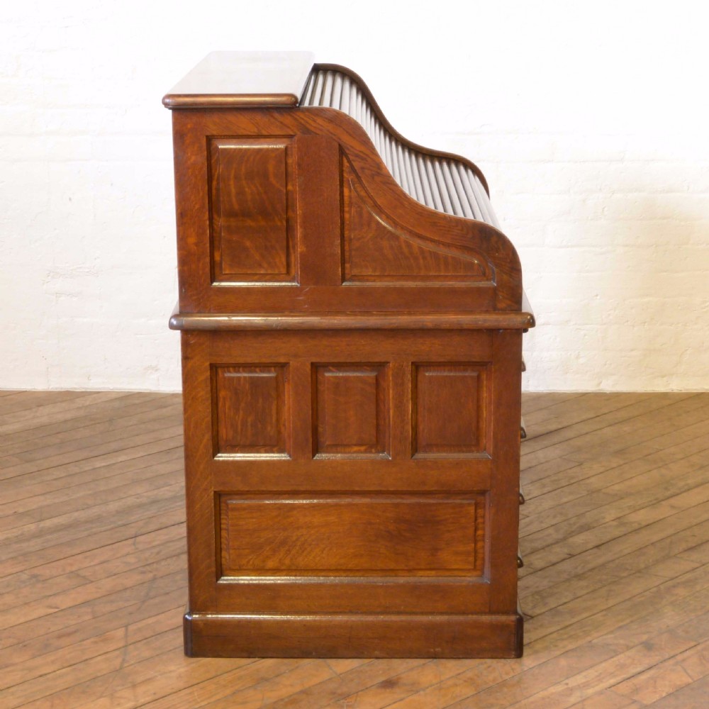 Small Roll Top Desk View XVI