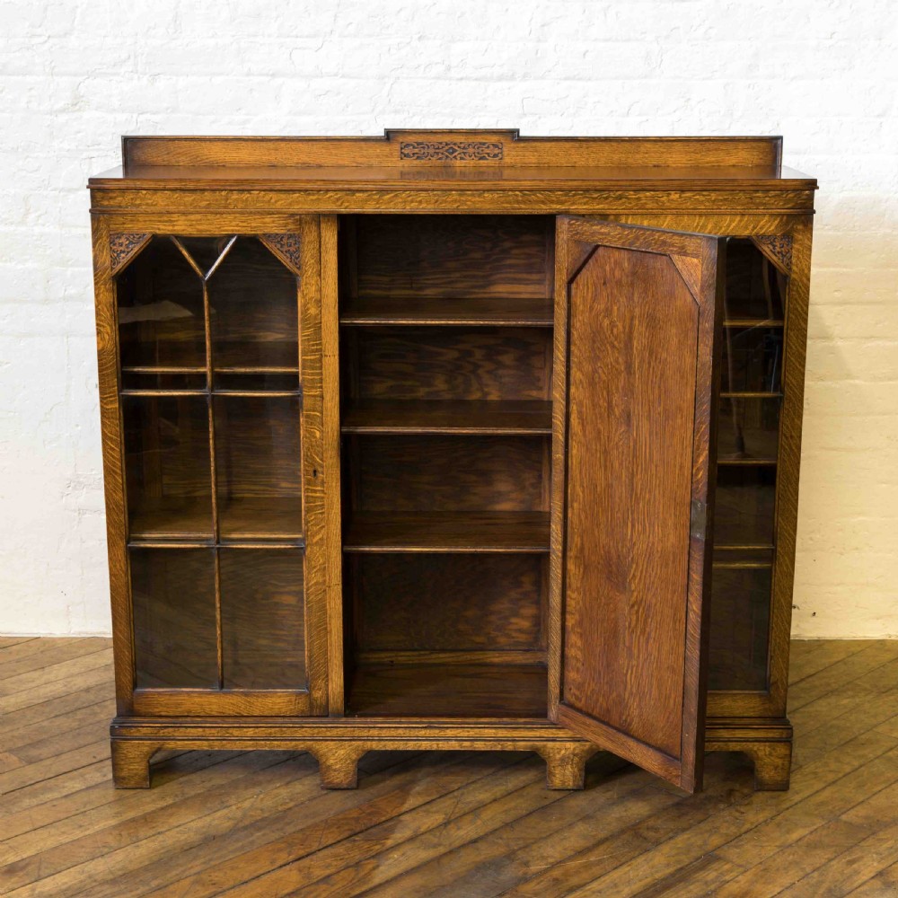 Oak Bookcase View VII