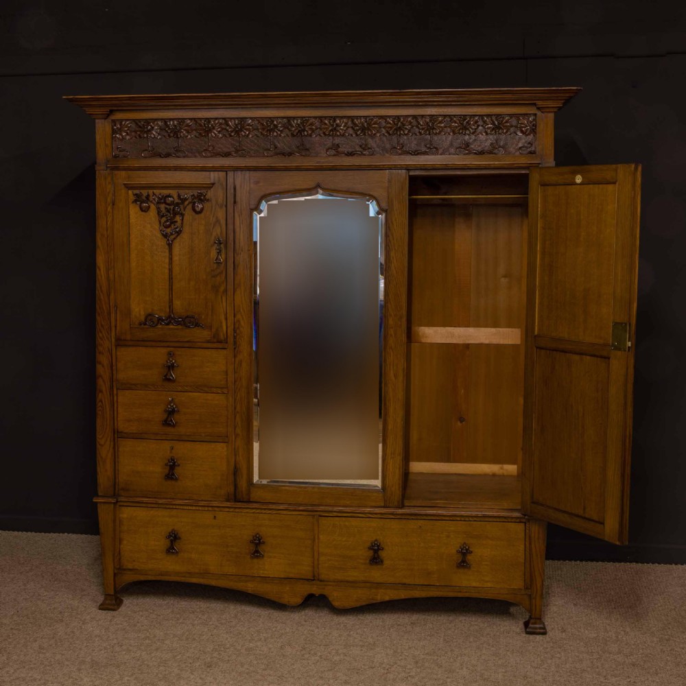 Art Nouveau Oak Wardrobe View XVI
