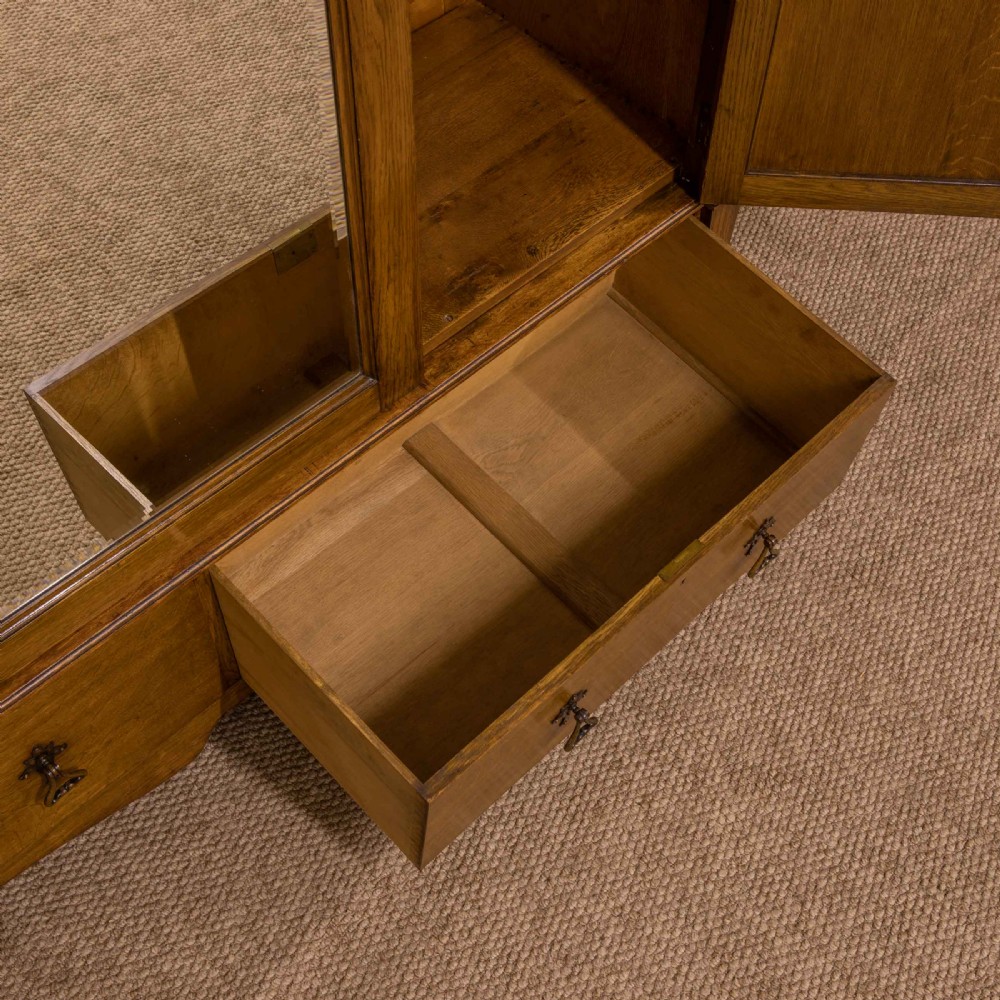 Art Nouveau Oak Wardrobe View XXI