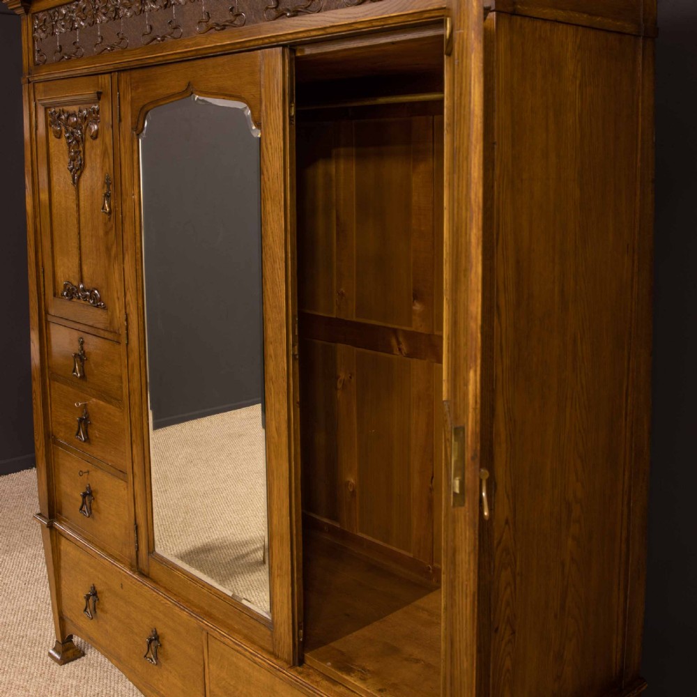 Art Nouveau Oak Wardrobe View XXIII