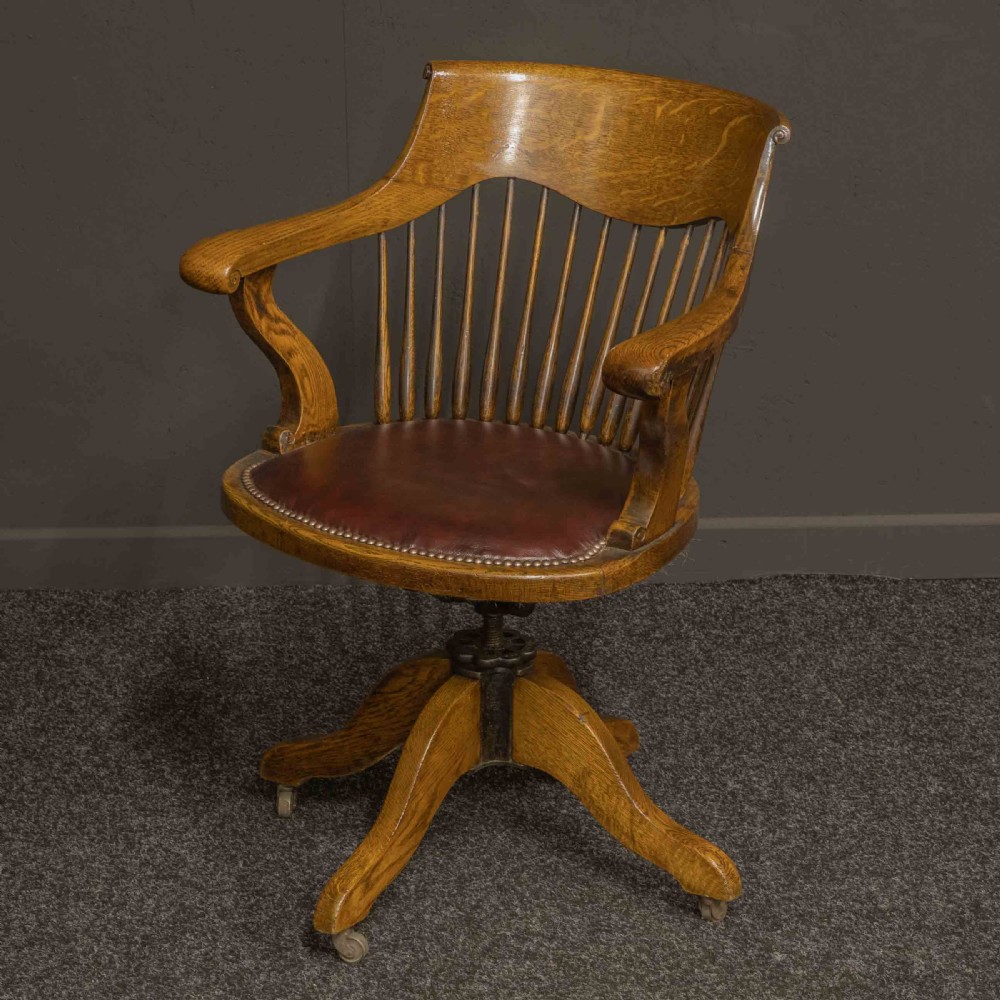 Oak Swivel Chair View II