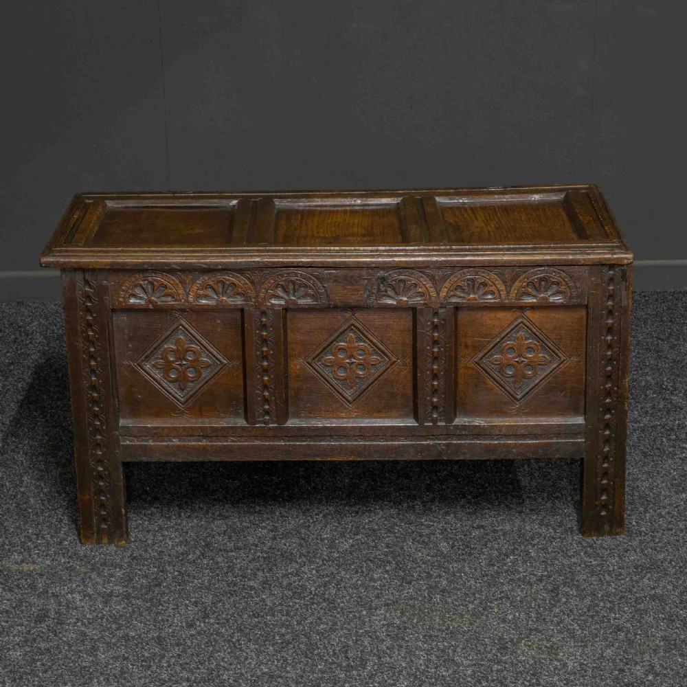 17th Century Oak Kist View XI