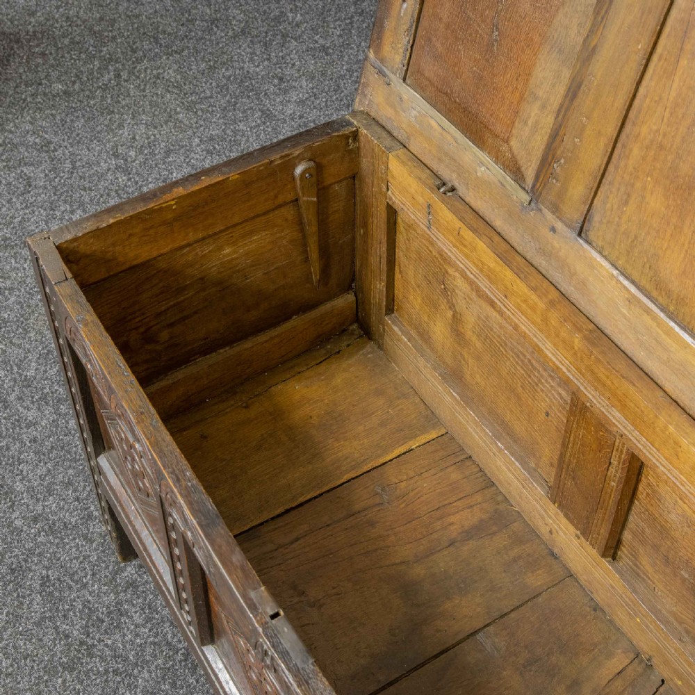 17th Century Oak Kist View IV