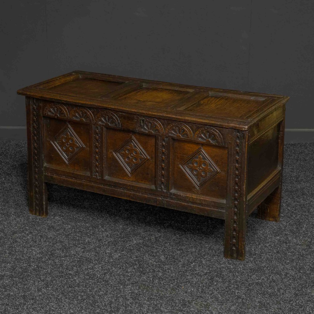17th Century Oak Kist View VI