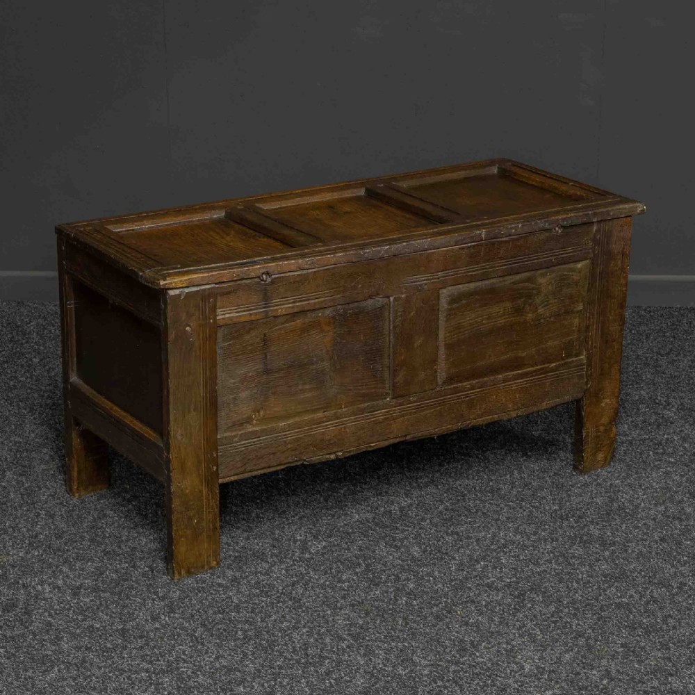 17th Century Oak Kist View VII