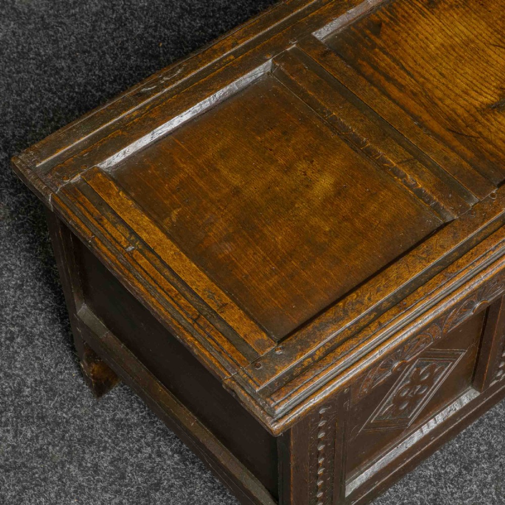 17th Century Oak Kist View IX