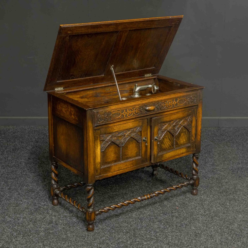 Early 20th Century Wind Up Gramophone