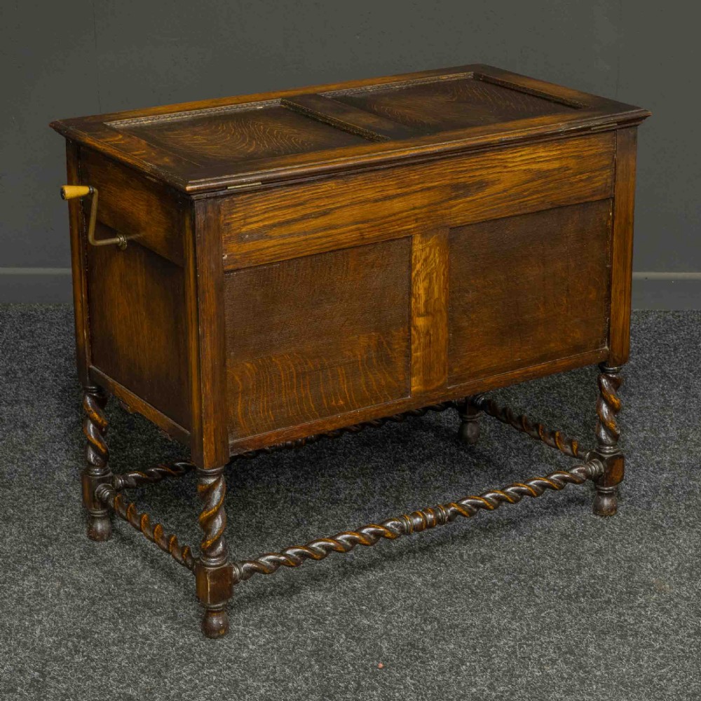 Early 20th Century Wind Up Gramophone View VII
